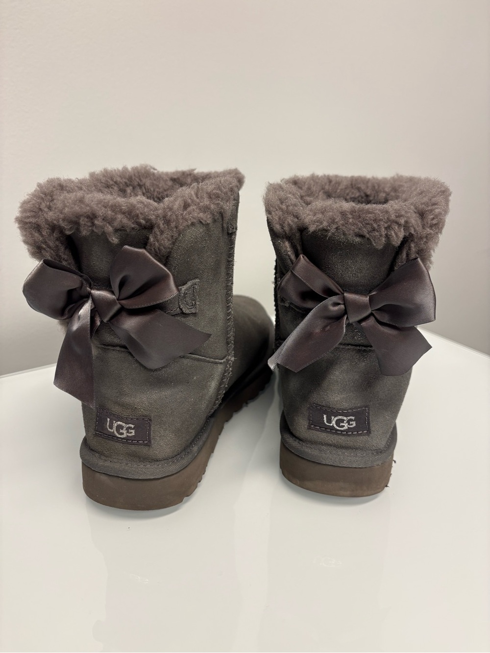 UGG boots W Mini Bailey Bow Glimmer Gray - Size 9 Women’s winter warm